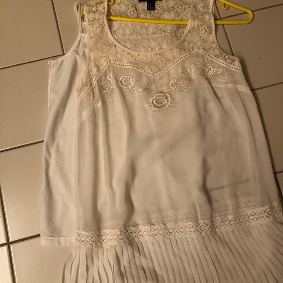 Airy dress - Picture 2 of 7